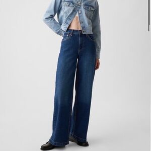 Gap High Rise Stride Wide-Leg Jeans
Medium Wash 29 8R